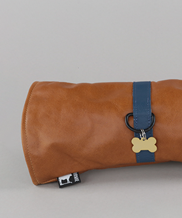 Kennel Club Pug Brown/Black Nevermindall USA