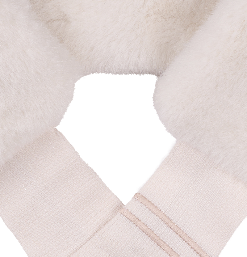 Castelbajac Women's Winter Neck Warmer - Ivory