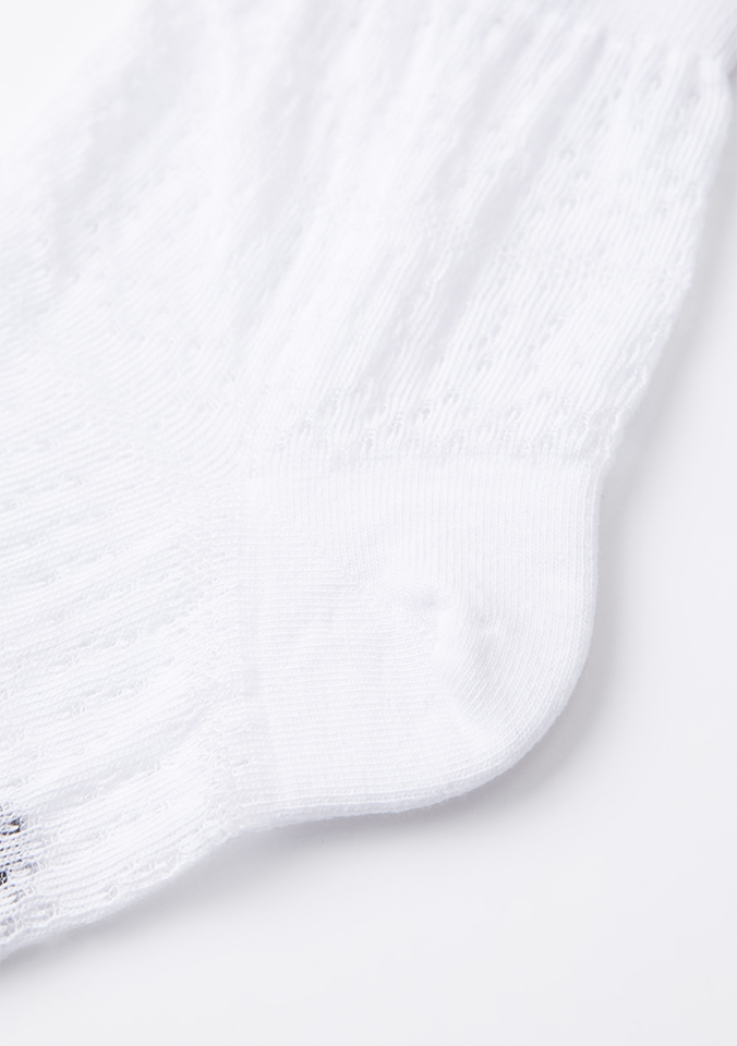 UTAA Women's Punching Pattern Loose Socks - White