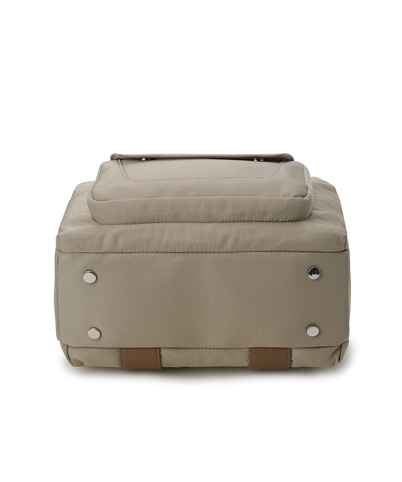Women's Out Pocket Tote Bag - Beige