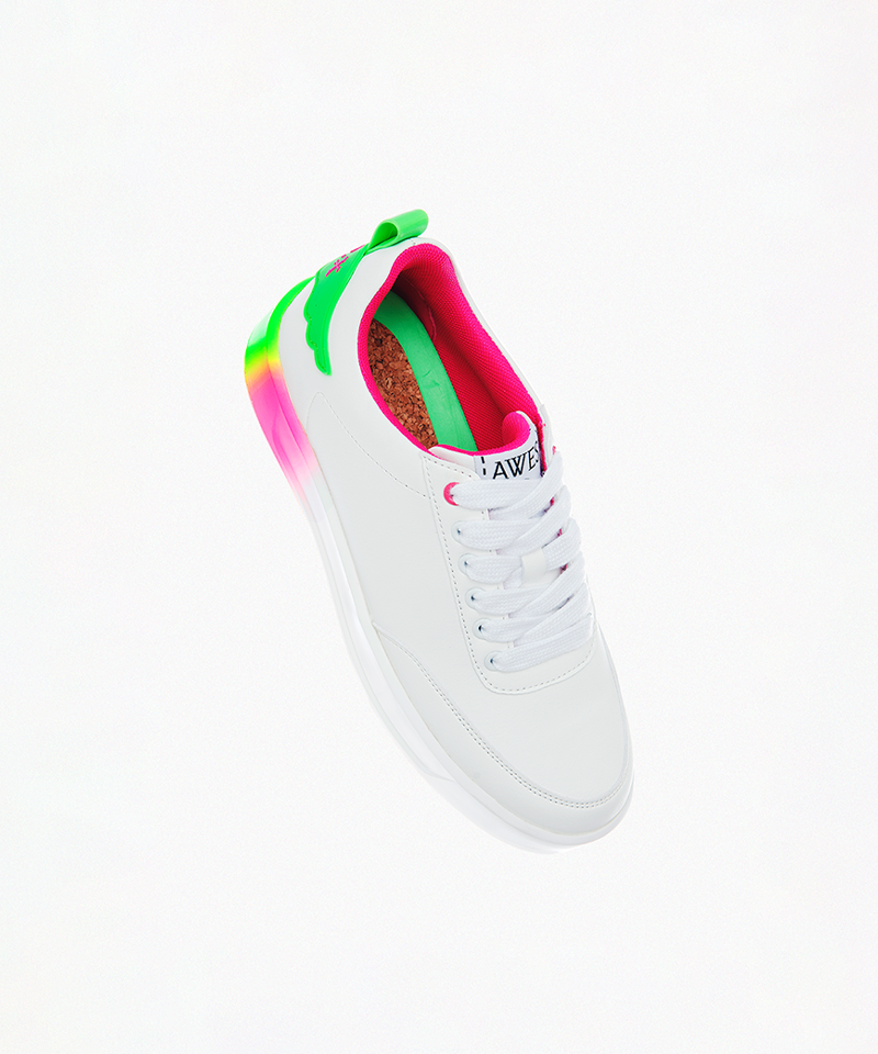 AVVES Women's Wrenny - White
