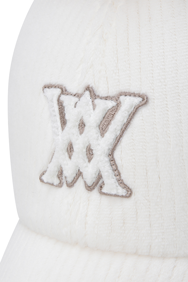 Women's Short Earflap Cap - Cream