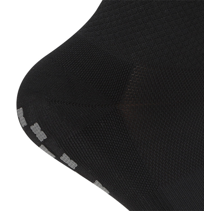 Amazing Cre Non Slip Socks - Black