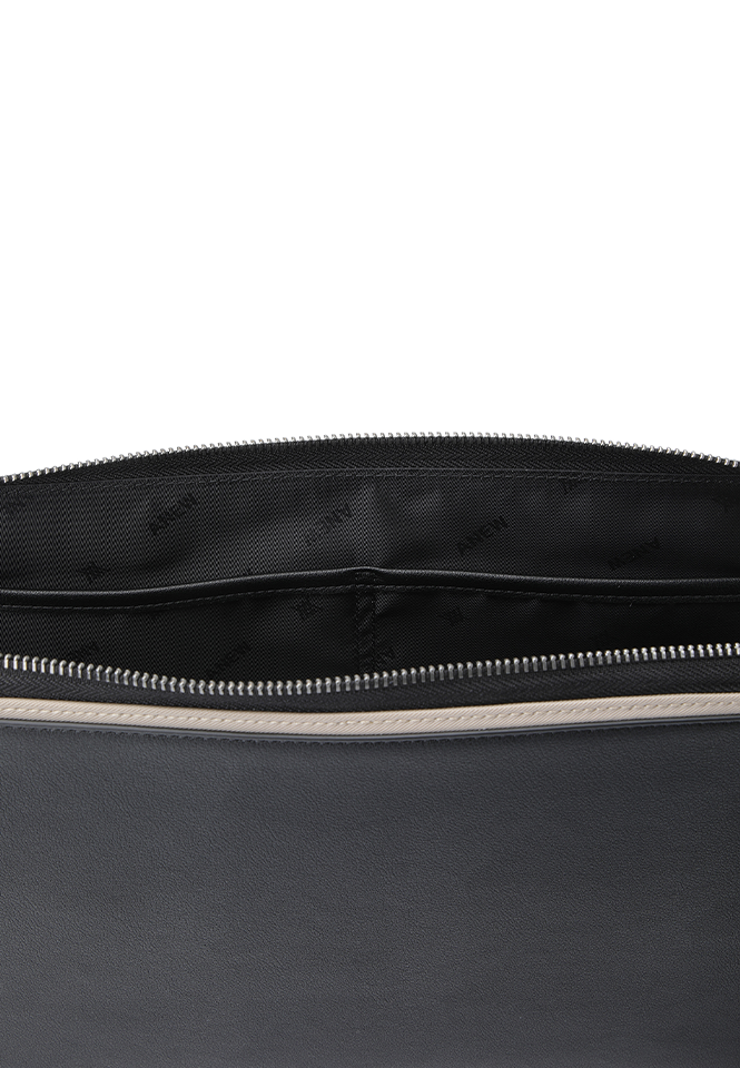 Uni Incision Clutch - Black