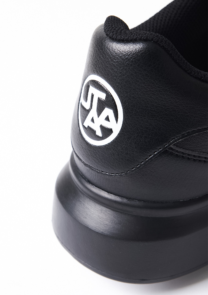 UTAA Women's Gilt Bold Logo Platform Sneakers - Black